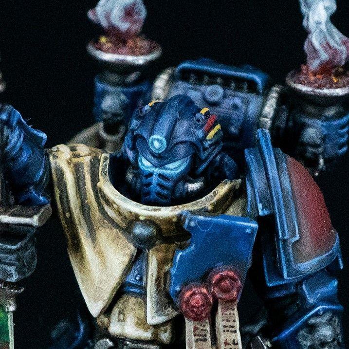 Tutorial Blue lenses on blue armor Librarian Space Marine helmet.